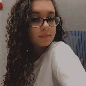 Meet your Posher, Destinee